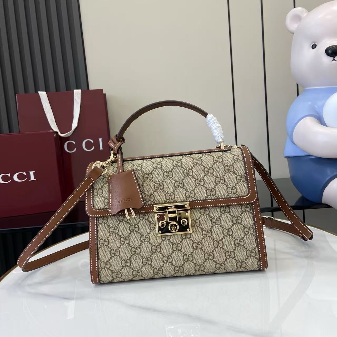 Gucci padlock small handbag - Image 1