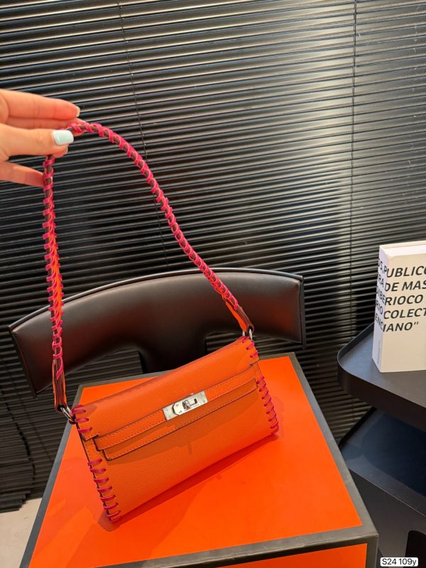 Hermès Kelly To Go Handbag in Elephant Gray