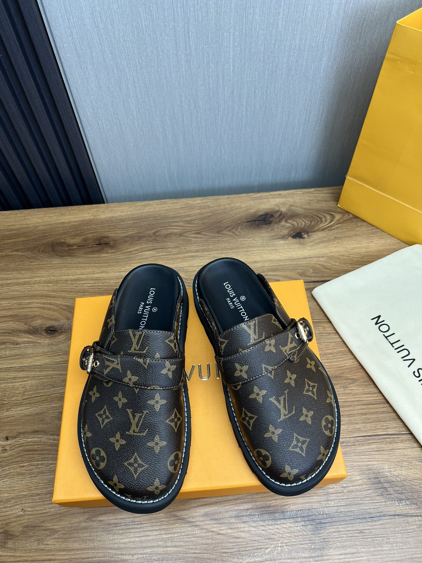LV Cosy Flat Comfort Clog Sandals - Image 2