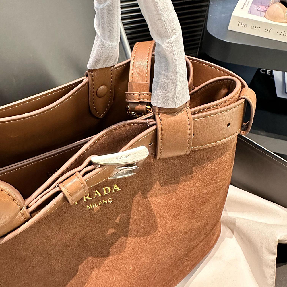 Prada Suede Buckle bag - Image 7
