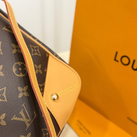 LV Shoulder/Crossbody Bag - Image 5