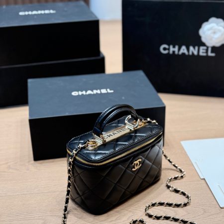Chanel Long Vanity With Chain Bag - Image 9