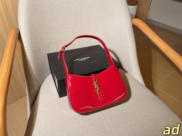 Saint Laurent Le 5 à 7 Hobo Shoulder Bag Laquered
