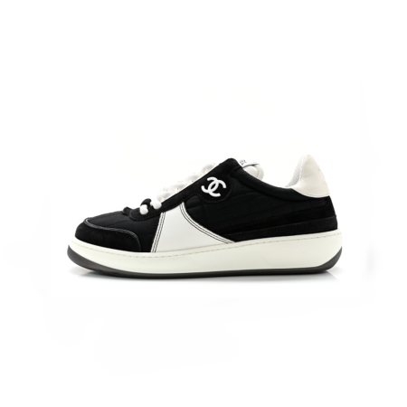 CHANEL Calfskin Suede Crystal Womens CC Sneakers - Image 4
