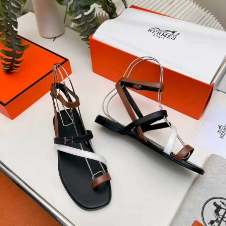 Hermès Thong Sandals - Image 11