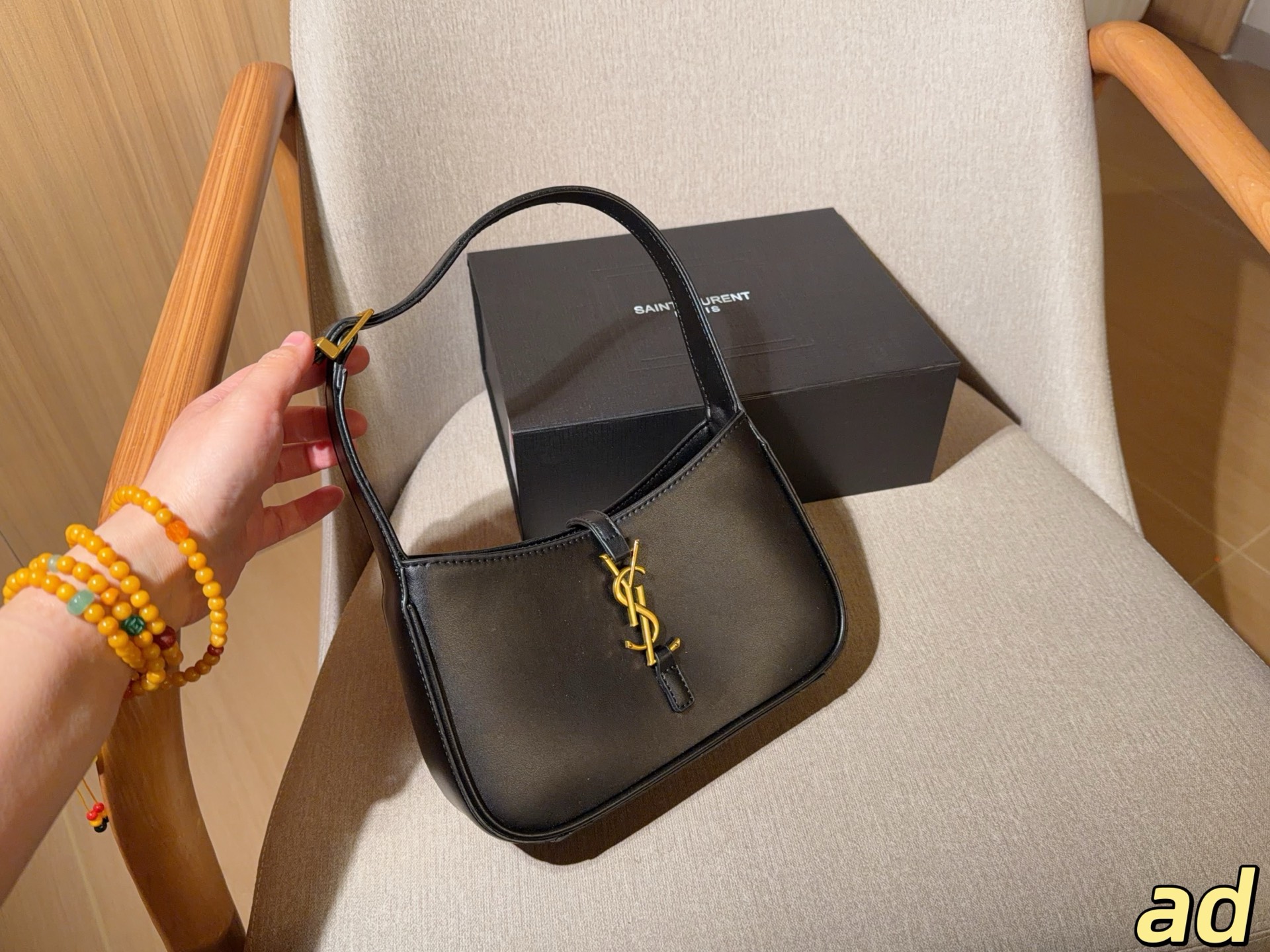 Saint Laurent Le 5 à 7 Hobo Shoulder Bag - Image 3