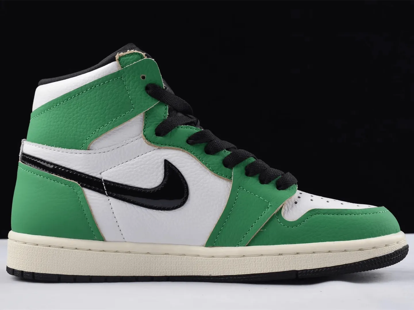 Jordan 1 Retro High OG "Lucky Green" - Image 4