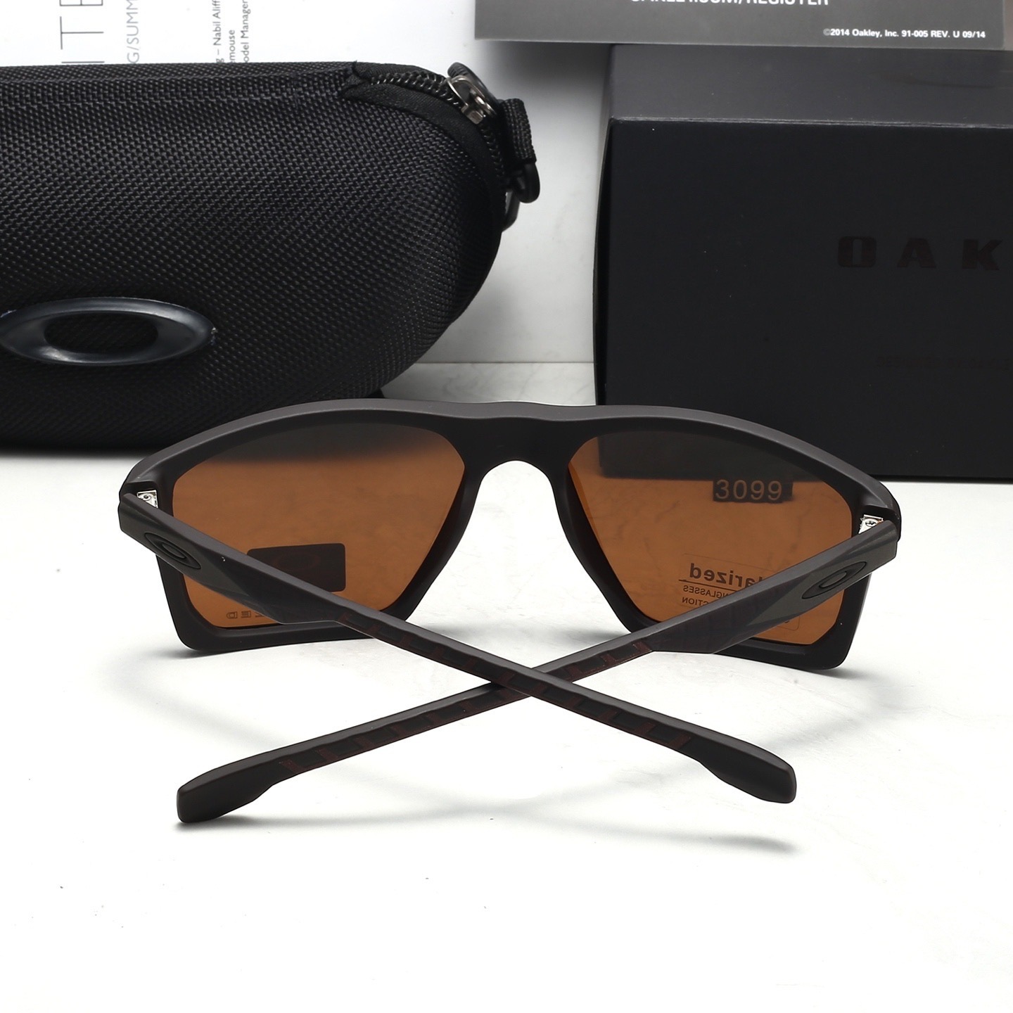 Oakley Fashionable Sunglasses - Image 9