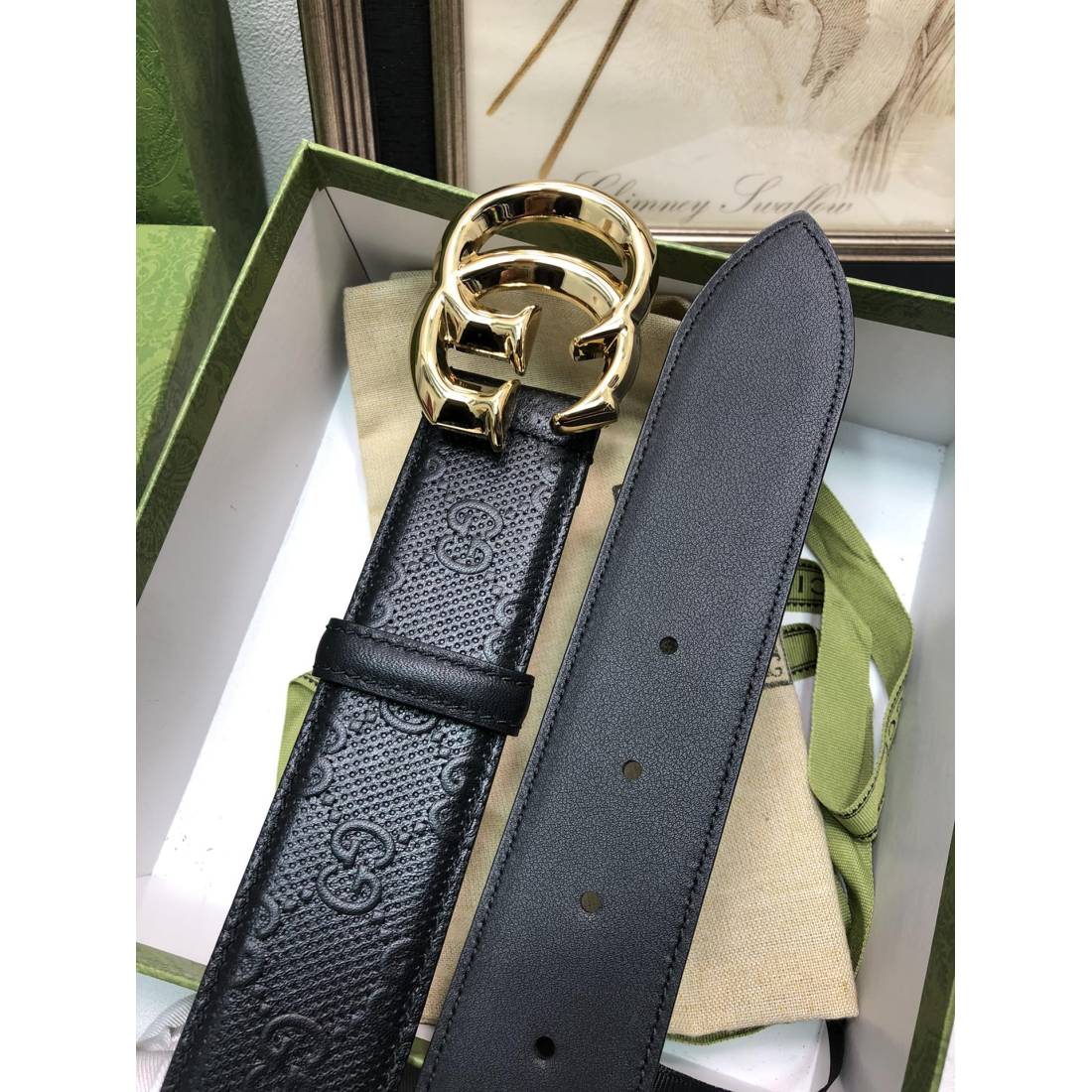 Gucci Embossed Lined Cowhide 35MM - Image 4