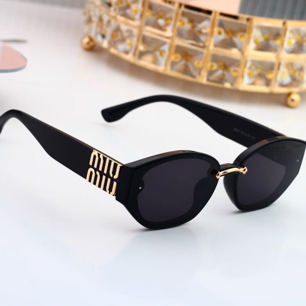 Miu Miu Fashionable Sunglasses