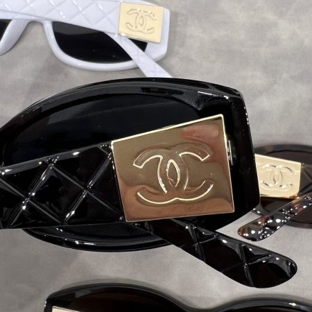 Chanel Fashionable Sunglasses - Image 8