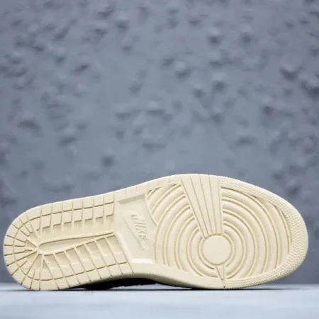 Jordan1 Retro High Og "Shattered 3.0" - Image 10