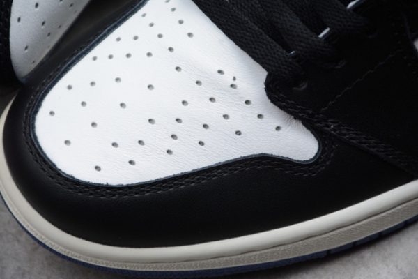 AIR JORDAN 1 RETRO HIGH OG "BLUE MOON" 555088-115