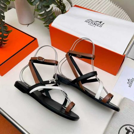 Hermès Thong Sandals - Image 9