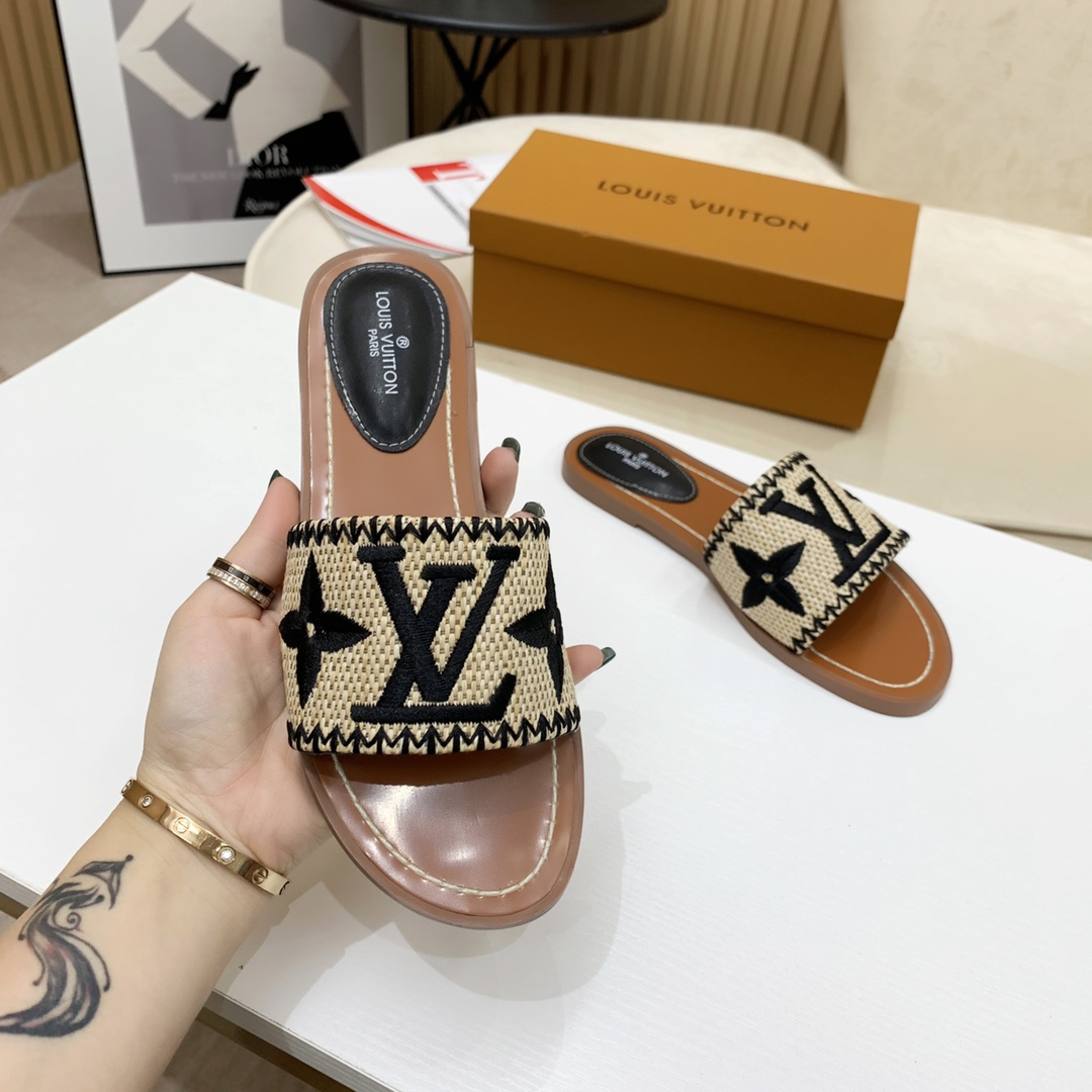 LV Lock lt Flat Flat Sandals Slide - Image 3