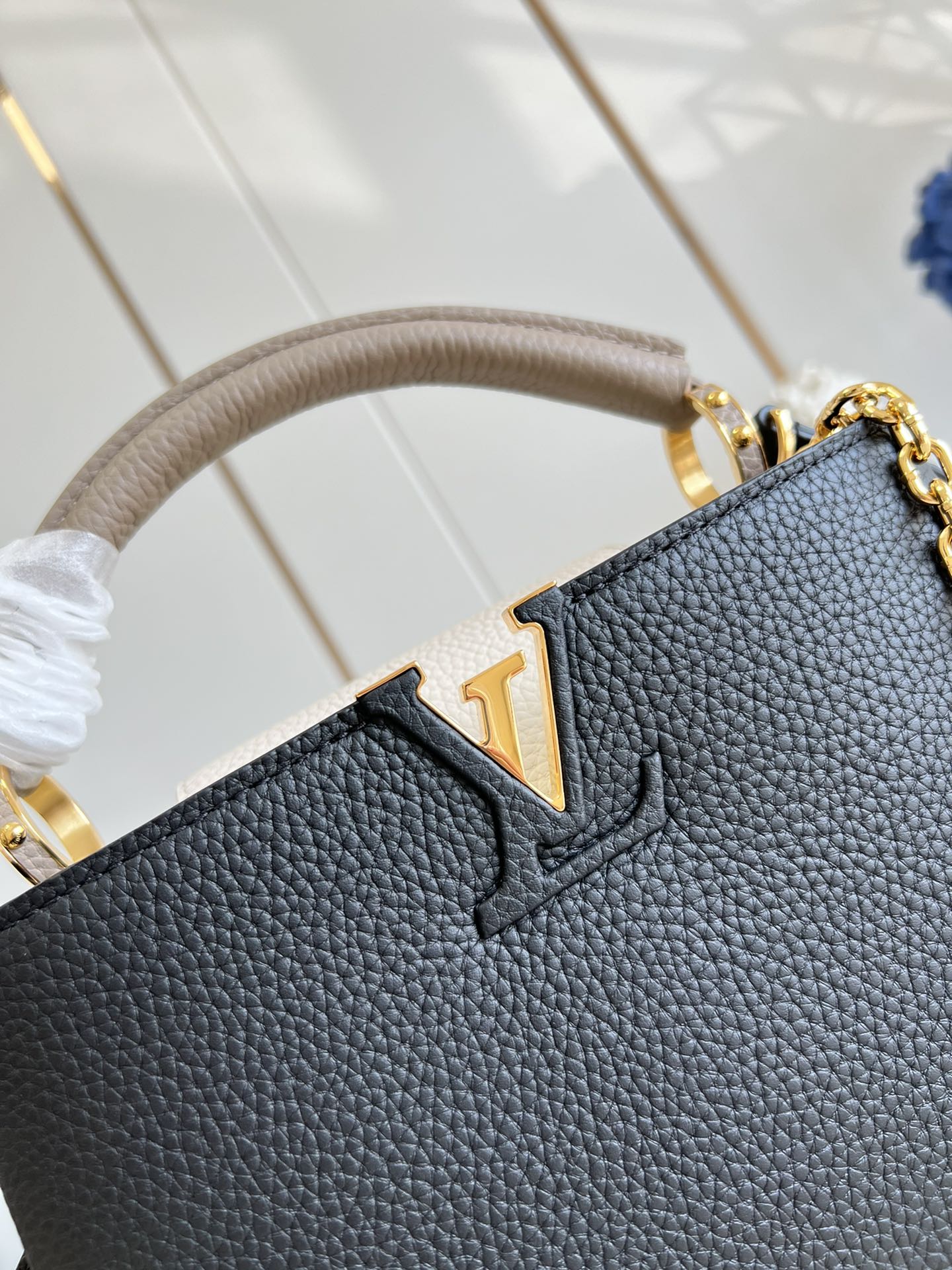 LV Z Capucines MM - Image 8