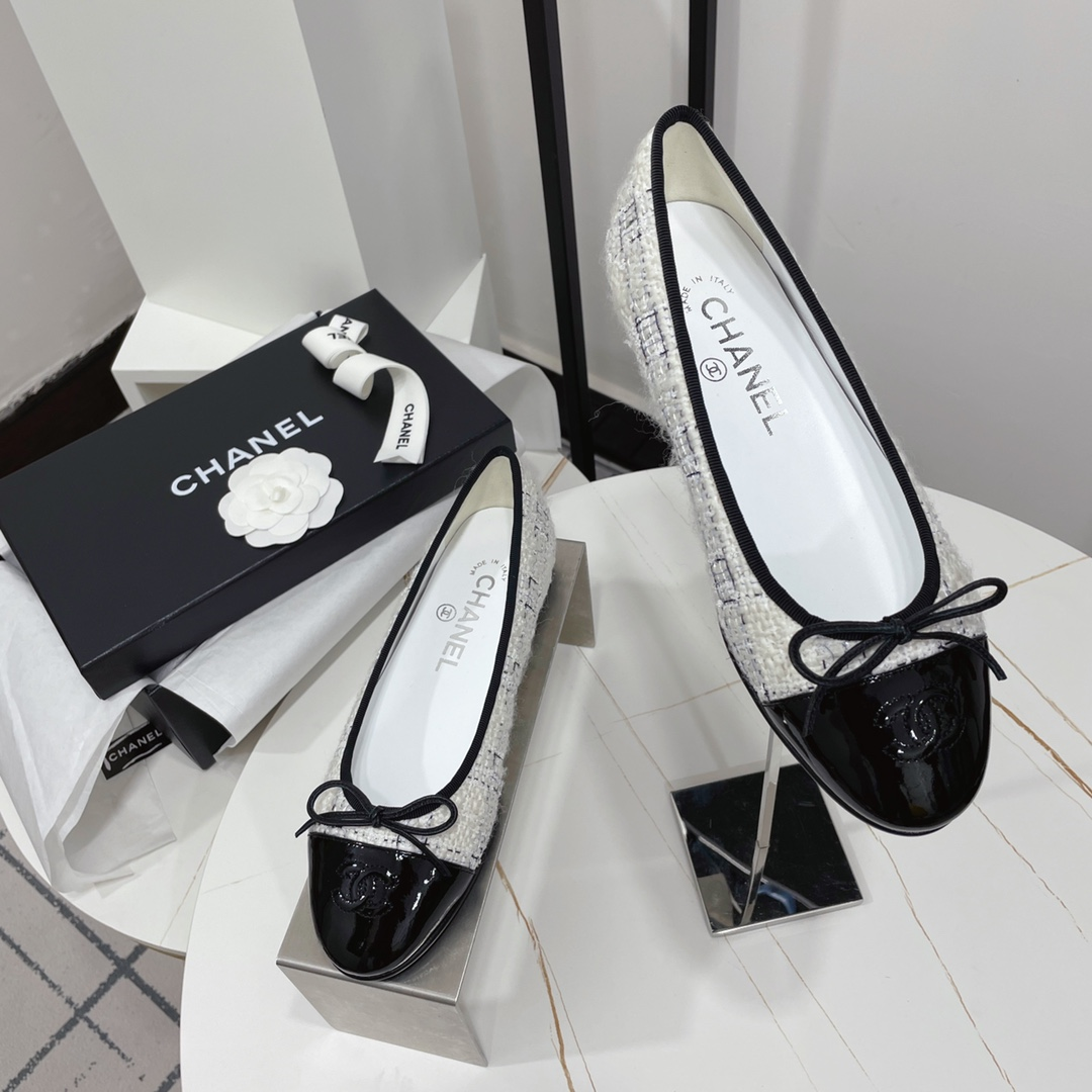Chanel  Twill Soft Mud Suede  Sandals Slide - Image 3