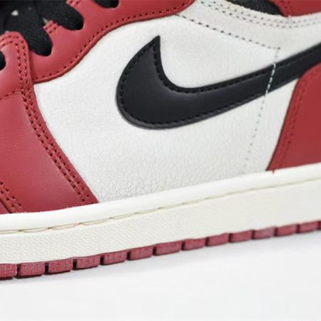 Jordan 1 Retro High OG Chicago Lost and Found DZ5485-612 - Image 8