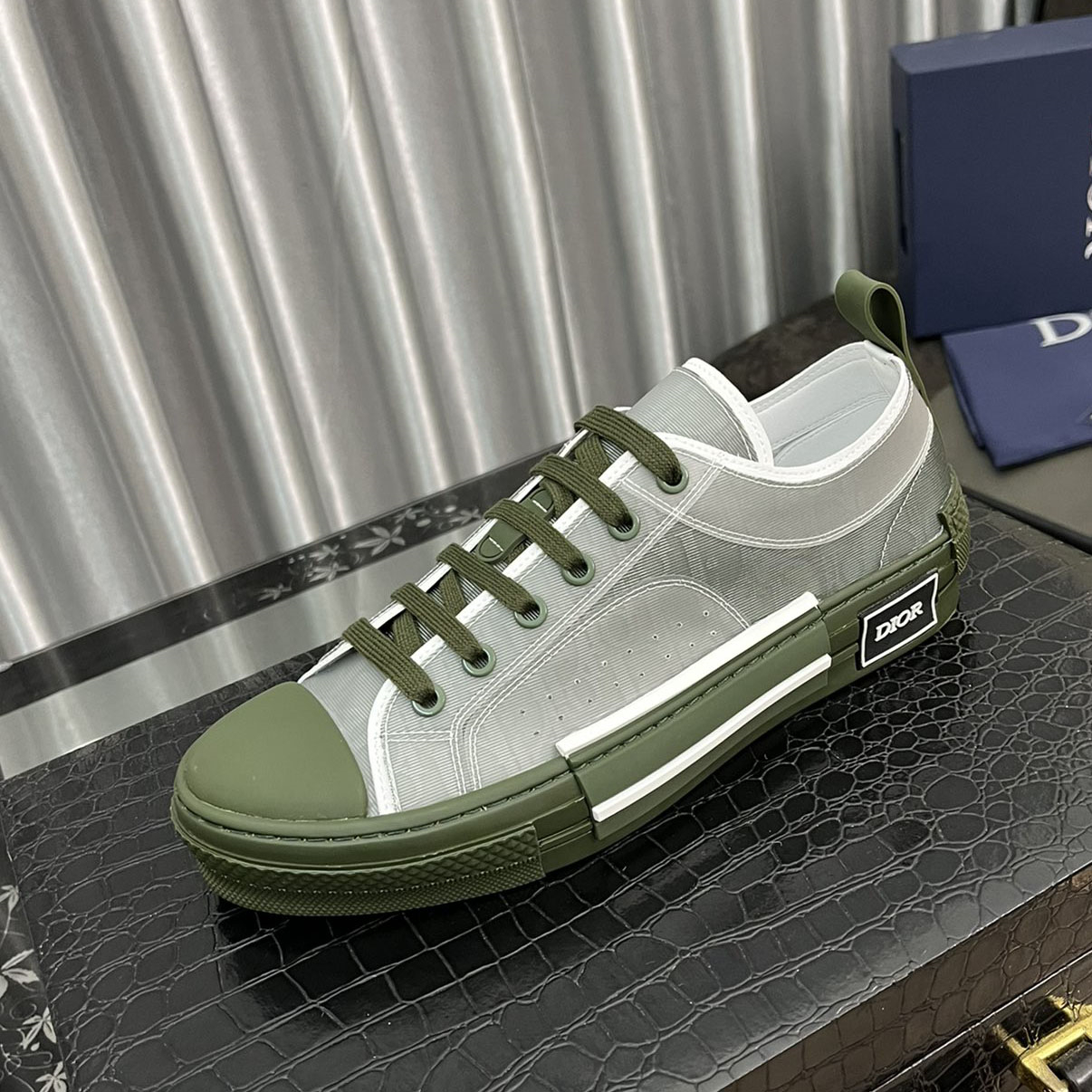 Dior B23 green Shoes - Image 2