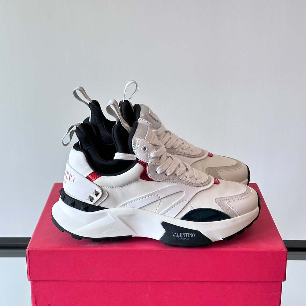Valentino Garavani Leather Lace-Up Sneakers - Image 4