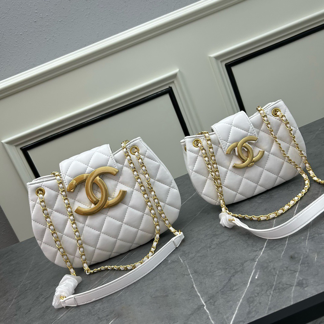 Chanel 24C Vintage Leather Messenger Bag Shoulder Crossbody Bag - Image 4