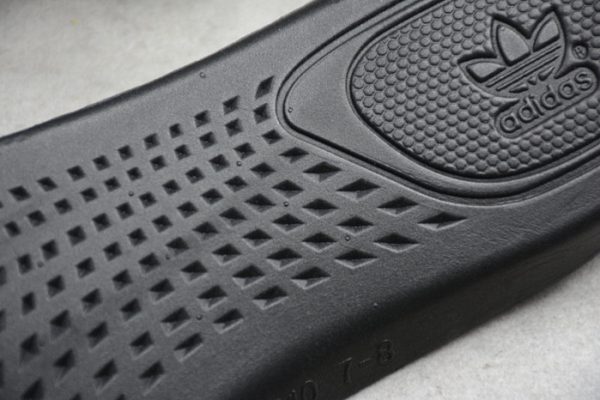 Yeezy 350 Boost Pirate Black BB5350
