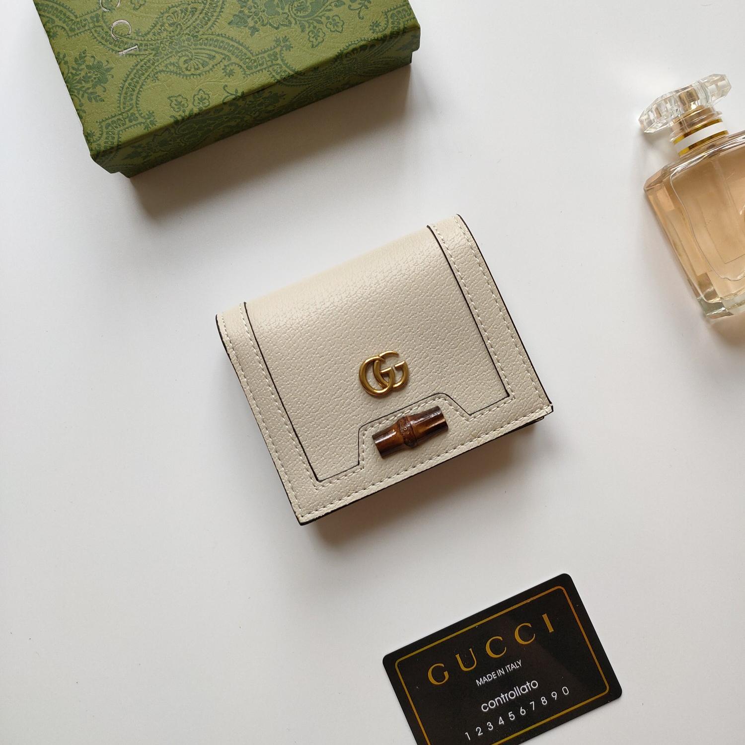 Gucci Unisex GG Diana Wallet - Image 4