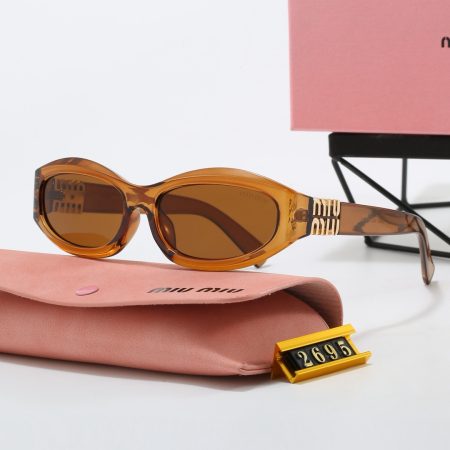 Miu Miu Fashionable Sunglasses - Image 4
