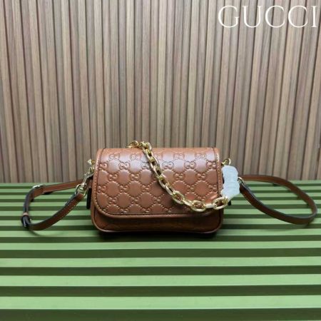 Gucci Embossed Arabella Flap Bag - Image 3