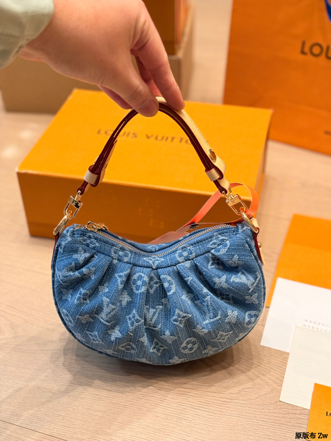 LV Pochette Valley Monogram Denim Bag - Image 7
