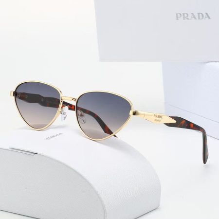 Prada Fashionable Sunglasses - Image 5