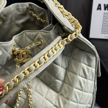 Chanel 25 Hobo Handbag - Image 5