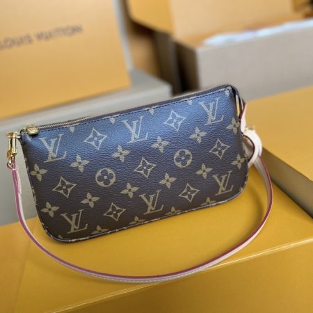 LV Pochette Accessoires M82766