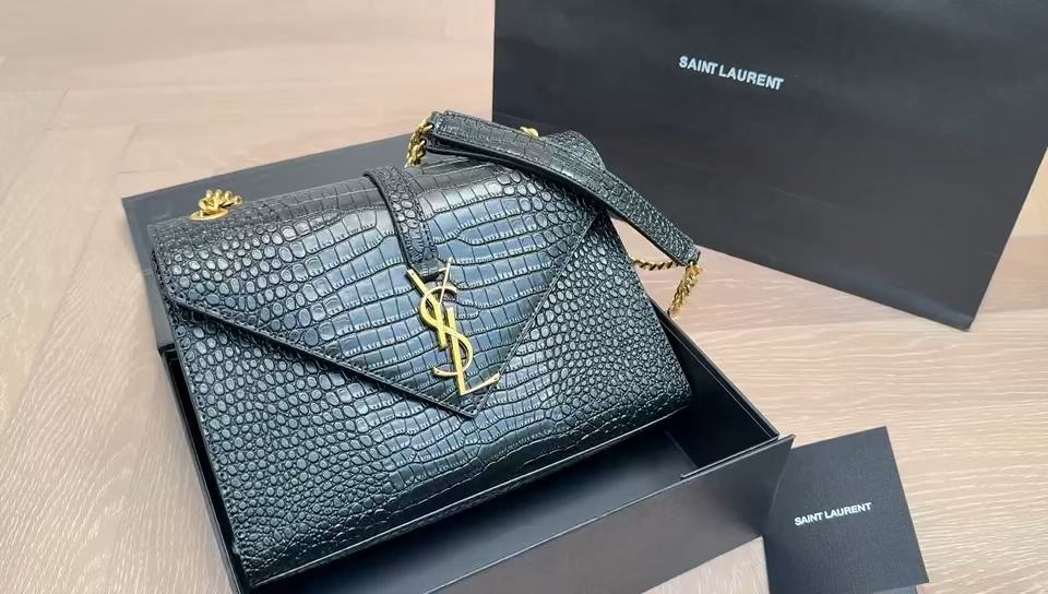 Saint Laurent Chain Shoulder Bag - Image 1
