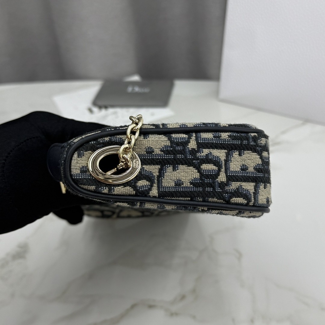 Dior Oblique Bow Pouch with Chain - Image 6