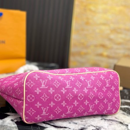 LV Neverfull Tote Bag - Image 8