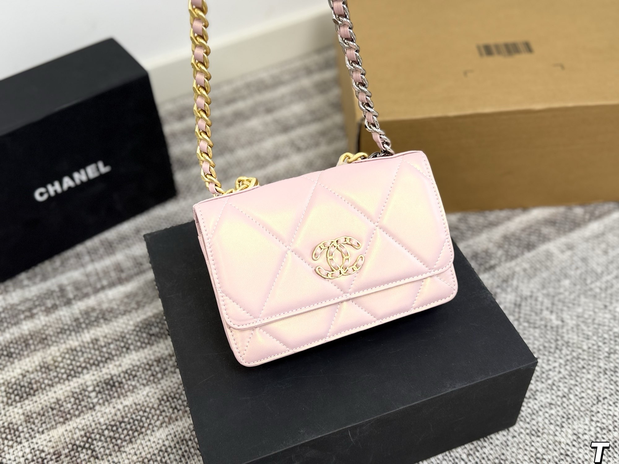 Chanel 19 Woc fortune bag - Image 5