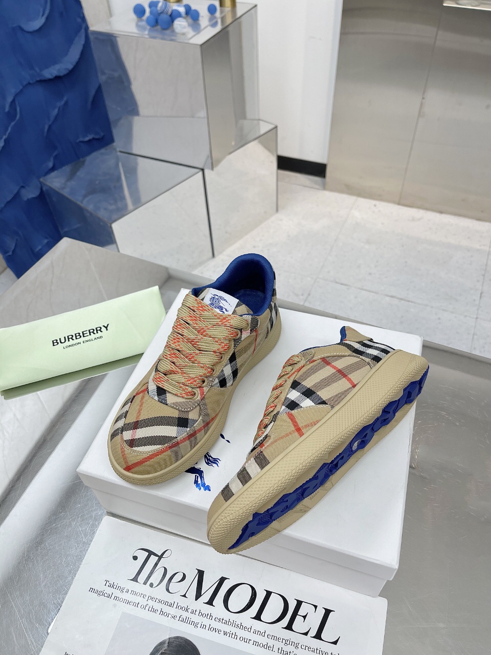 Burberry Couple's Casual Sneakers - Image 6