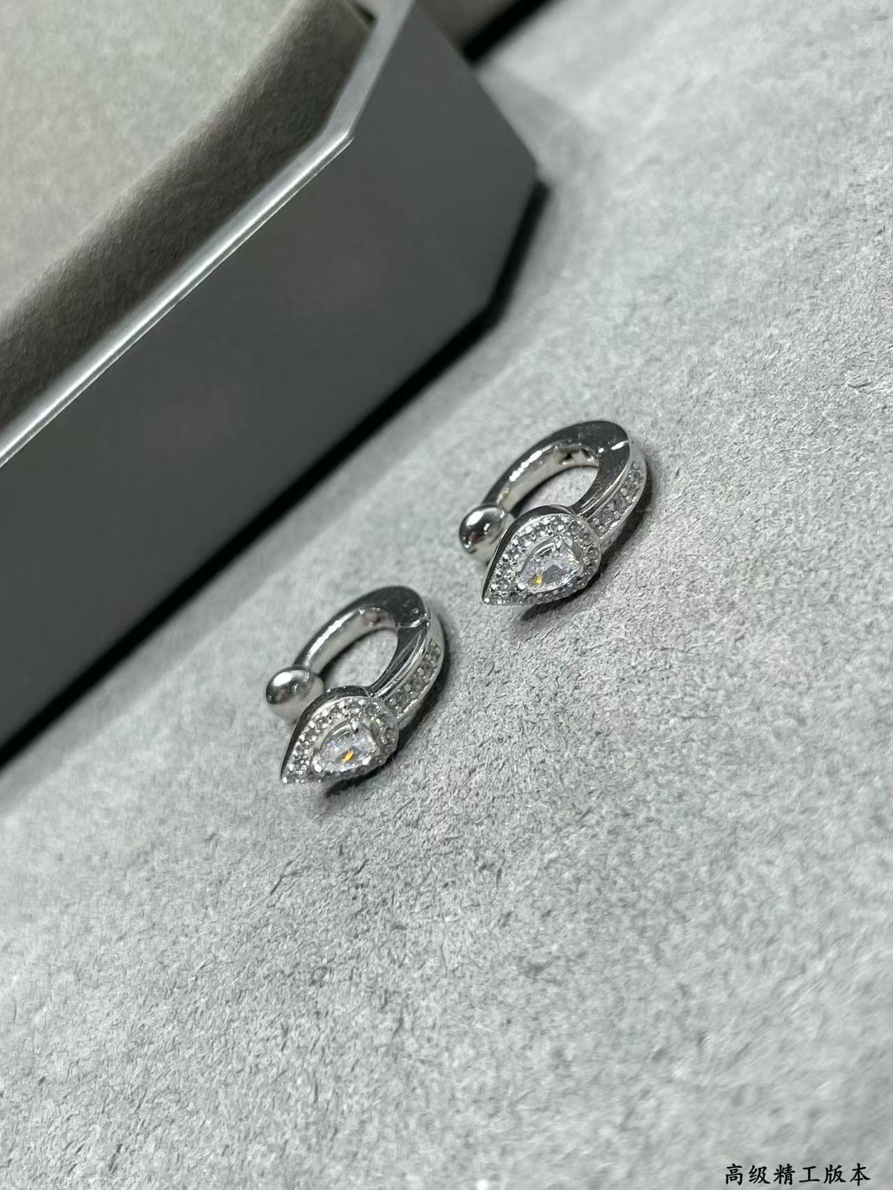 Messika Lucky Earrings - Image 2