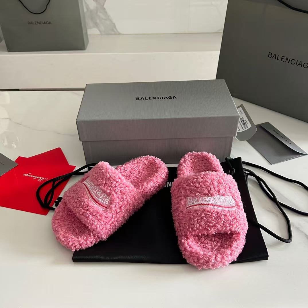 Balenciaga Fall/Winter Fur-Lined Slippers - Image 4