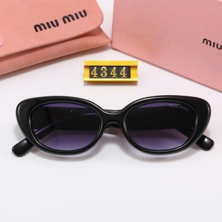 Miu Miu Fashionable Sunglasses - Image 8