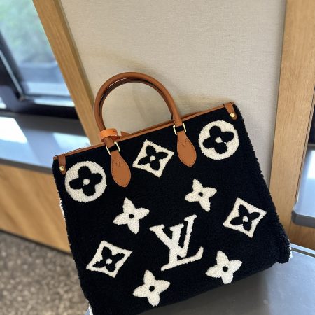 LV Teddy bag - Image 4