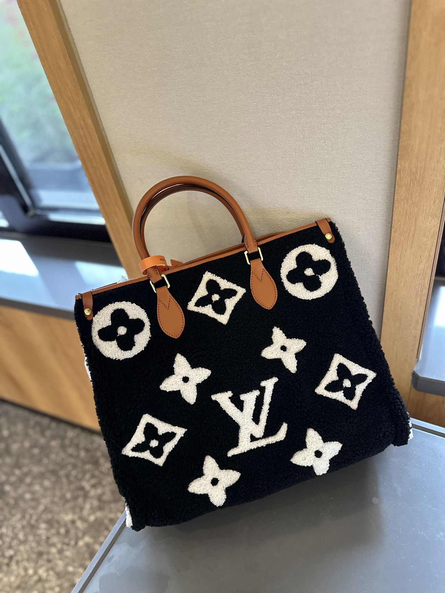 LV Teddy bag - Image 4