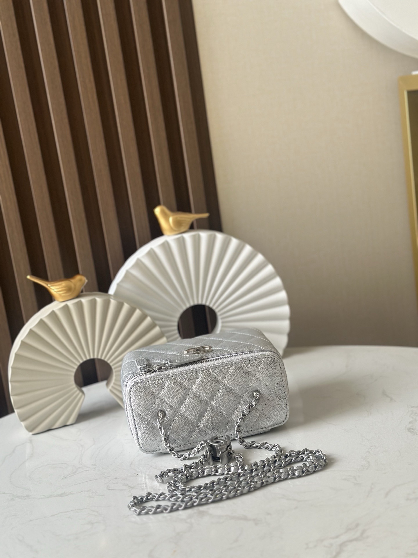 Chanel Quilted Vanity Makeup Box - Image 2