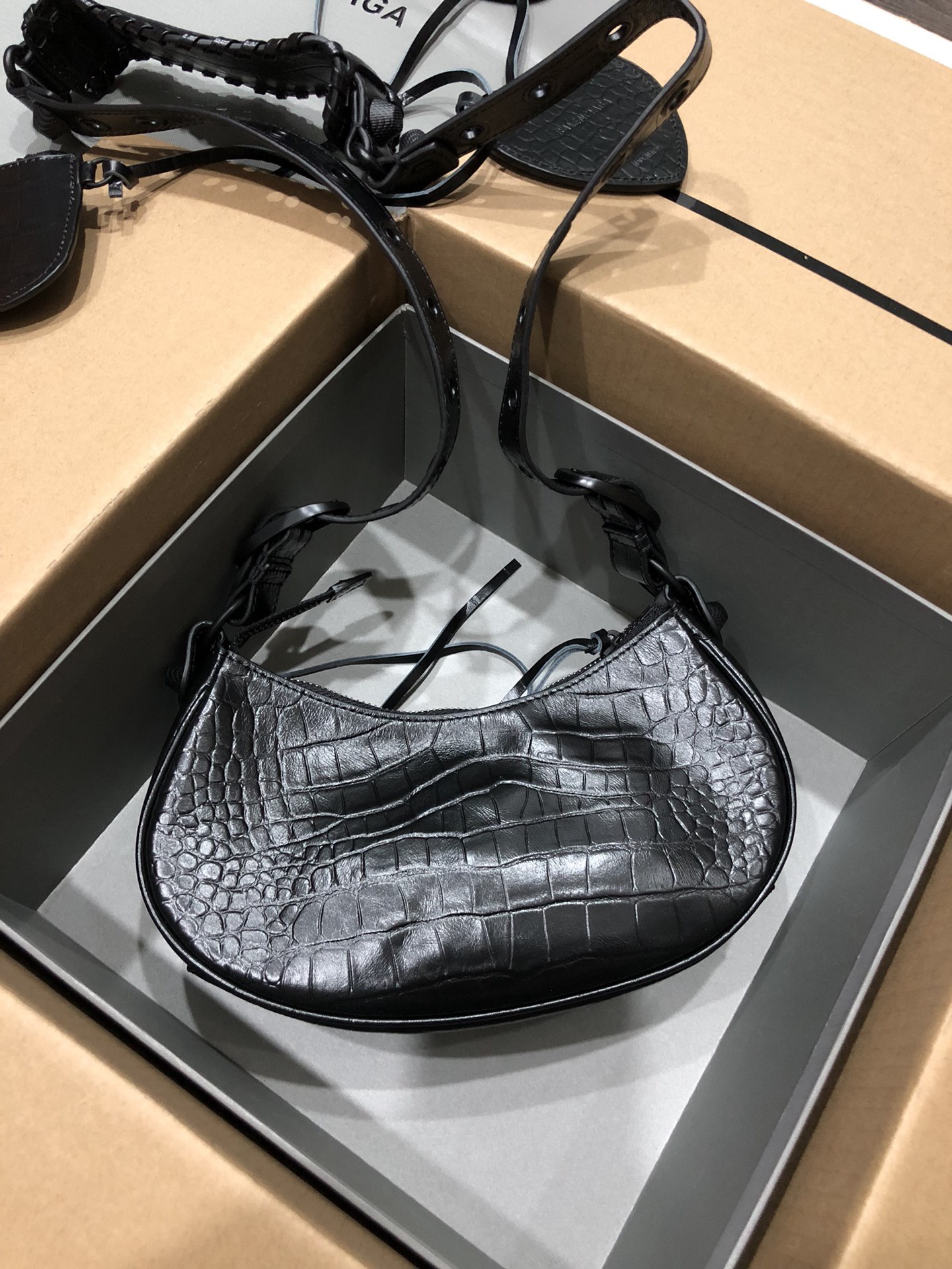 BALENCIAGA Le Cagole Small Studded Crinkled-leather Shoulder Bag - Image 9
