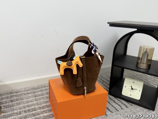 Hermès Basket Bag