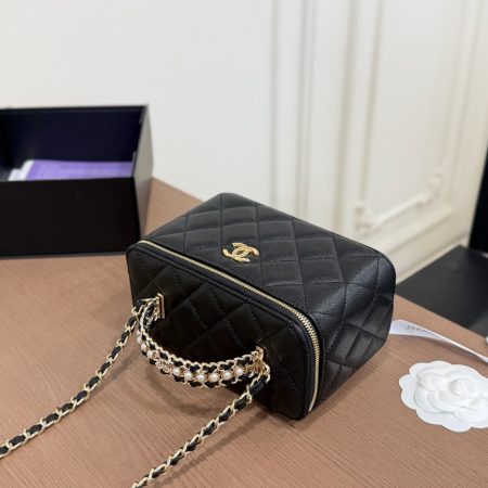 Chanel's New Handle-Style Makeup Case - Image 11