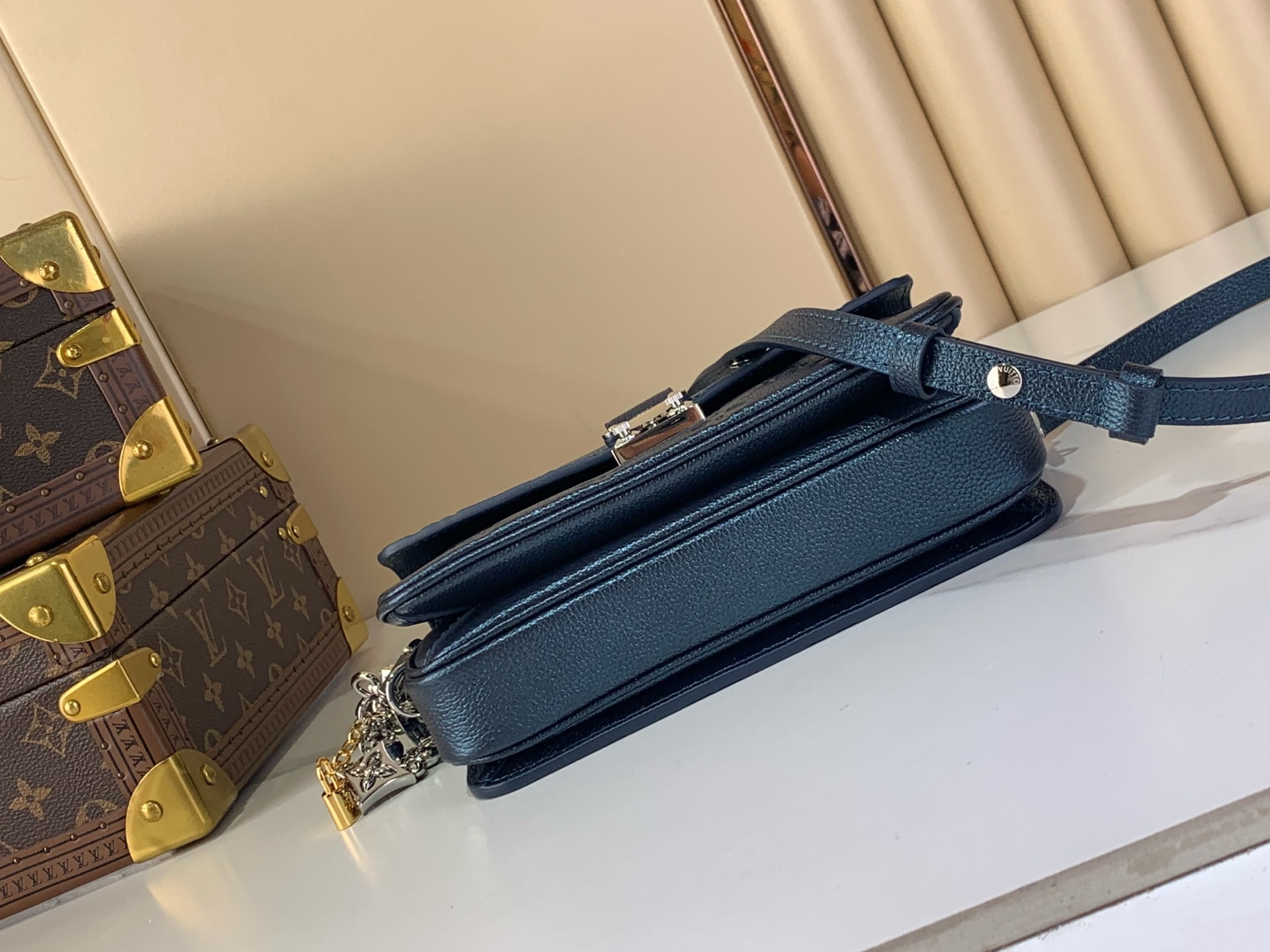 LV Pochette Metis East West Handbag - 10A mirror version - Image 4