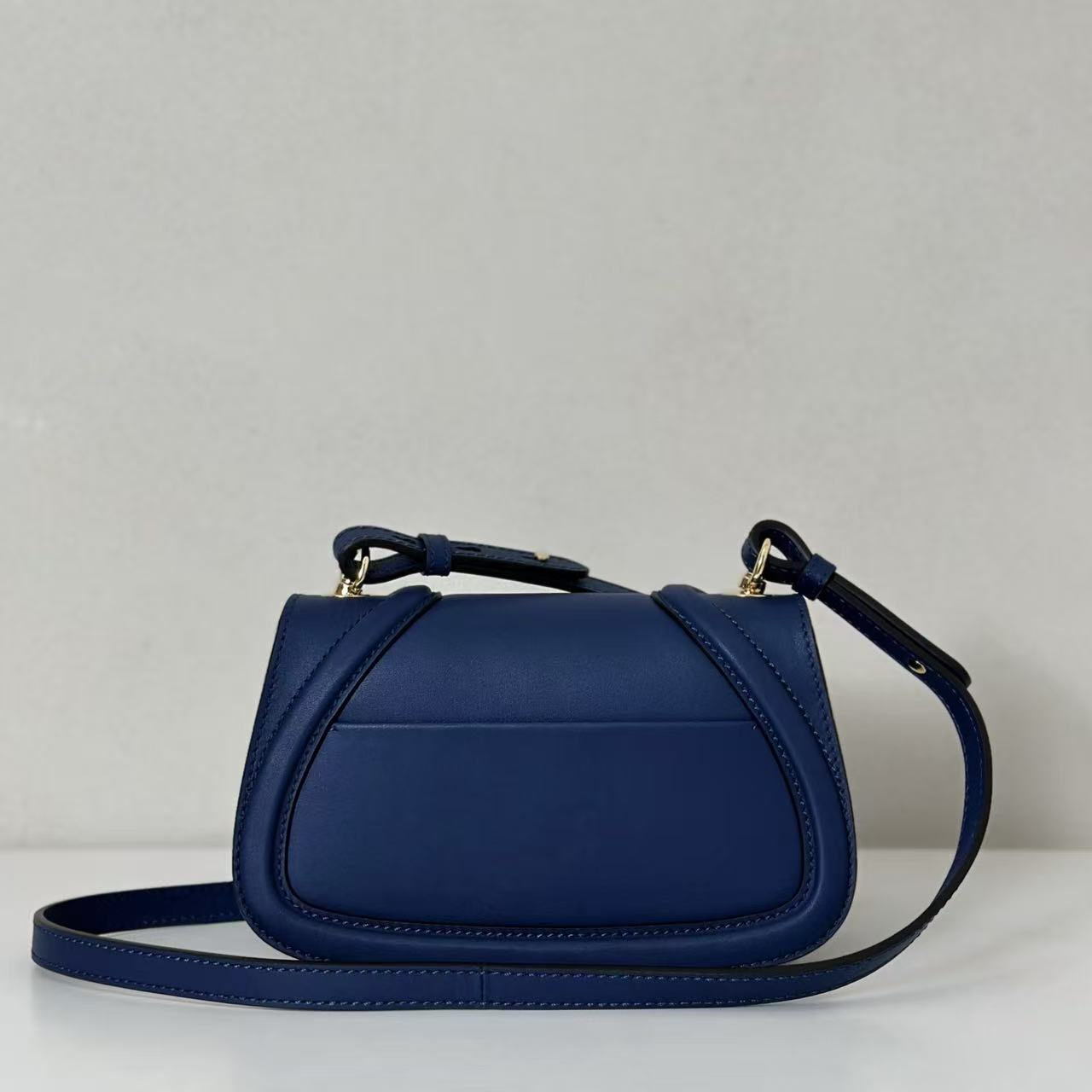 Gucci Blondie Shoulder Bag in Rosso Ancora Dark Blue - Image 3