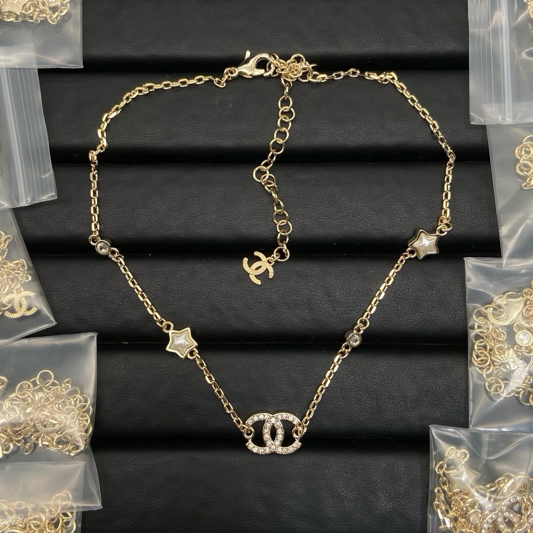 Chanel Pearl Necklace - Image 3